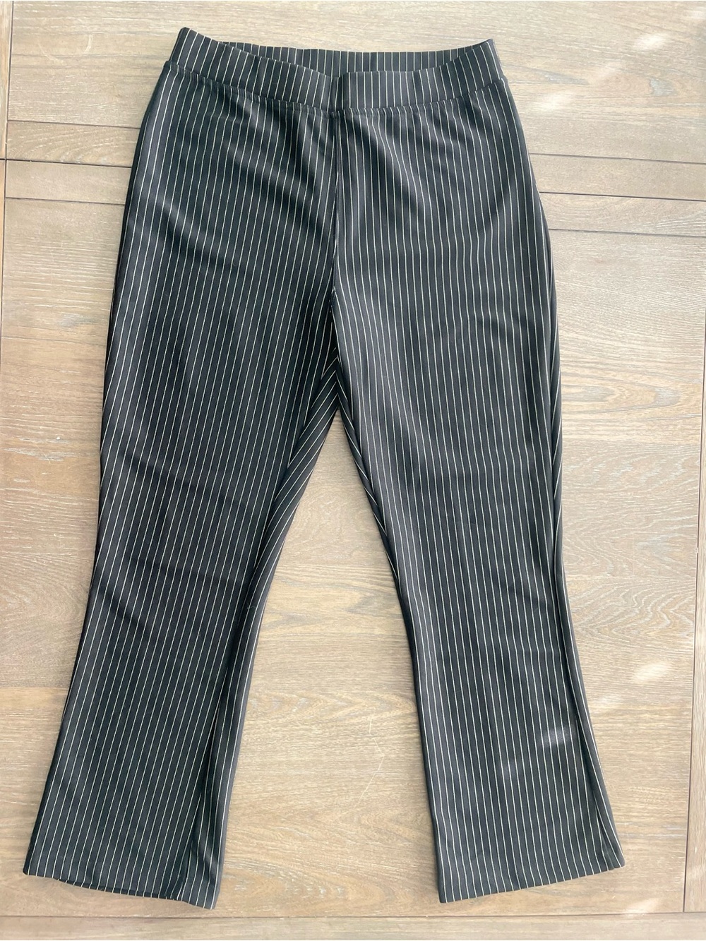 Veranesi Black Pinstripe Cropped Pants